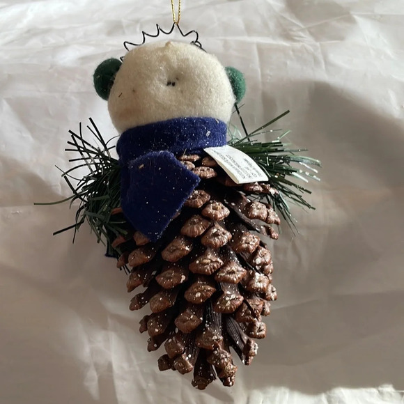 ๐ Handcrafted Christmas Ornaments - Santa and Snowman Delight! ๐
โ๏ธ - Picture 5 of 7